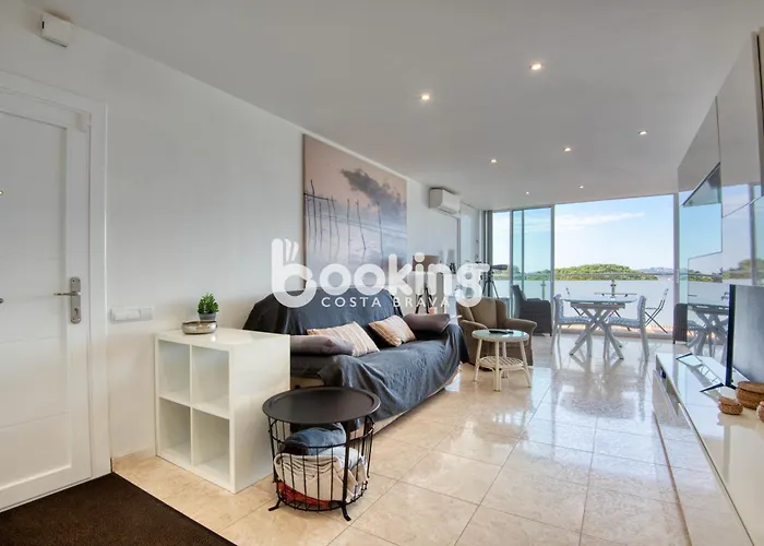 Kaminias Amb Vistes Al Mar Reformat Per 4 Persones Appartement