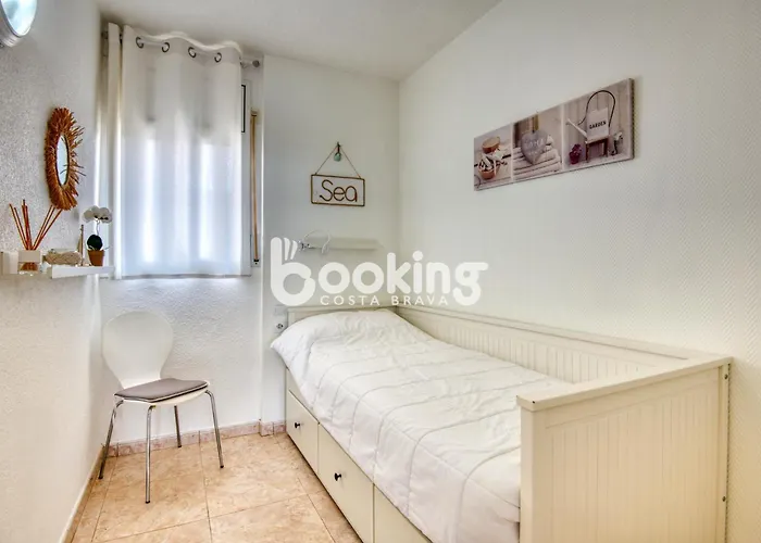 Kaminias Amb Vistes Al Mar Reformat Per 4 Persones